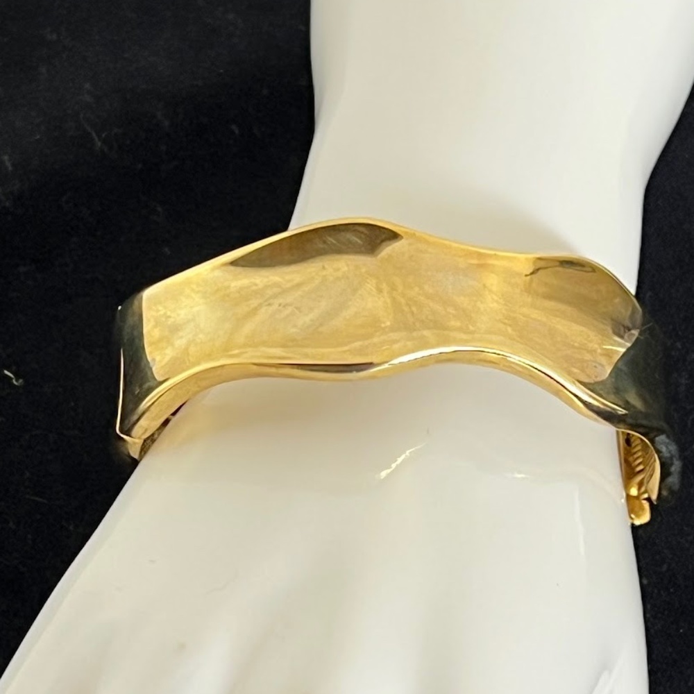 Vintage Clamp Bangle/Cuff Bracelet Gold Tone - Picture 3 of 11